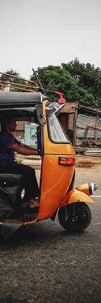 Handloom table runner woven in Sri Lanka